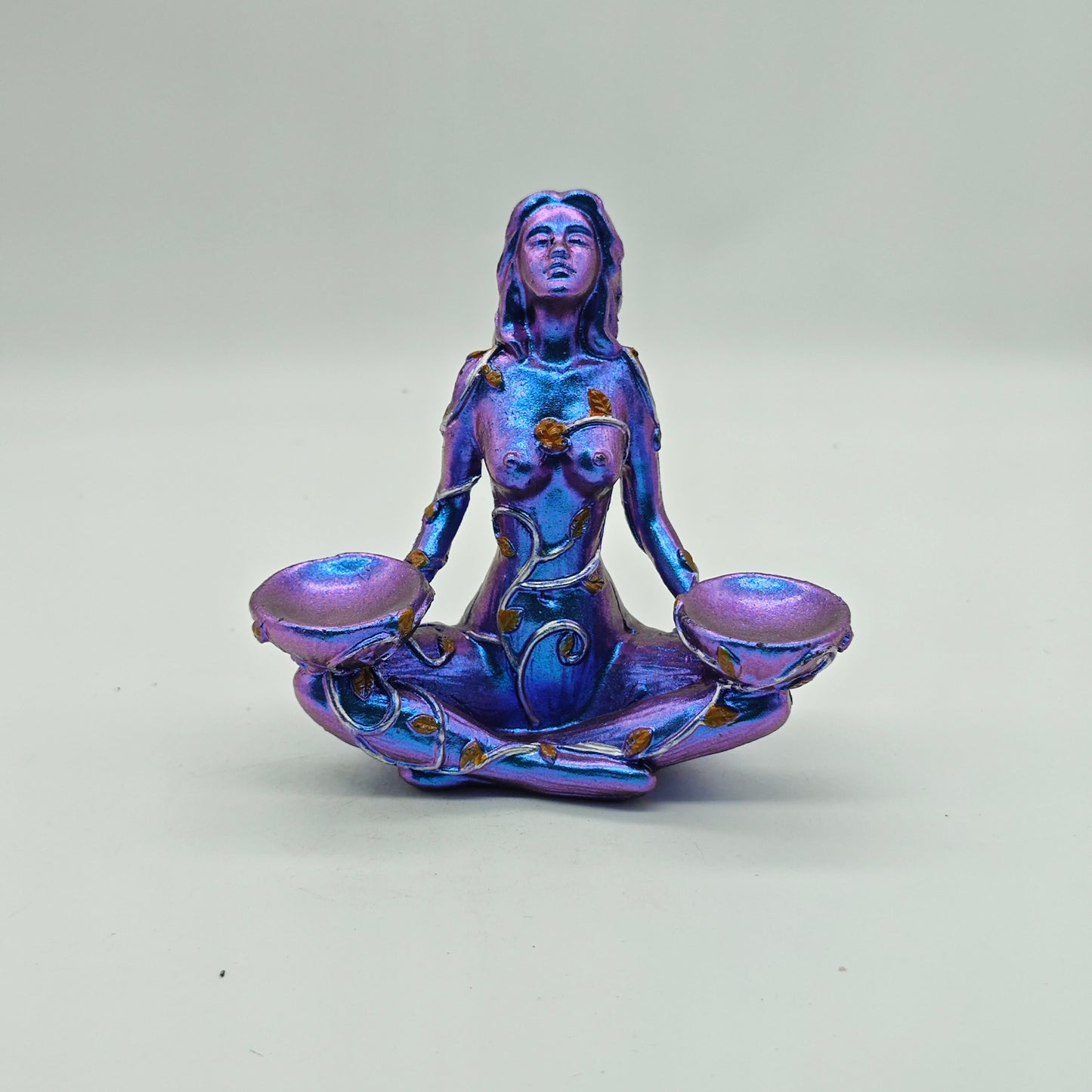 Mother Earth Holer (Small)