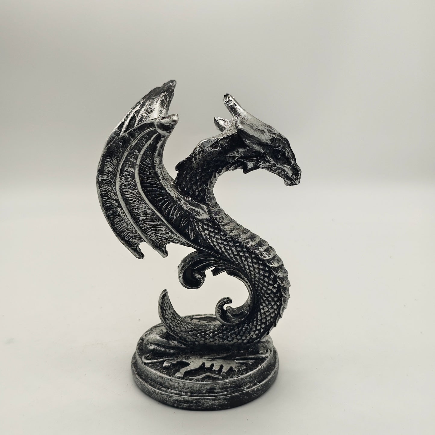 Flying Dragon Holder