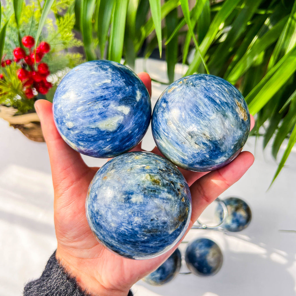 kyanite sphere
